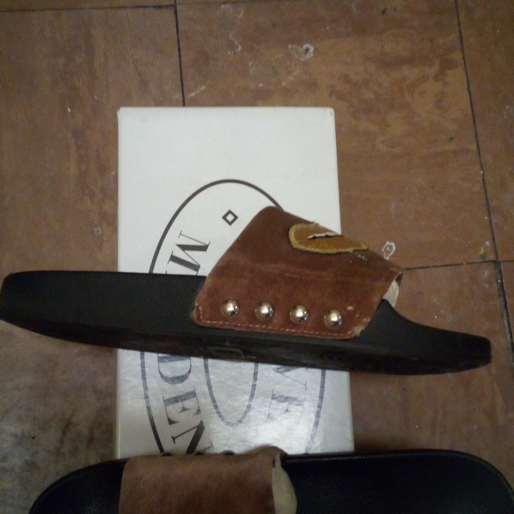 Steve Madden slide - Picture 2 of 3